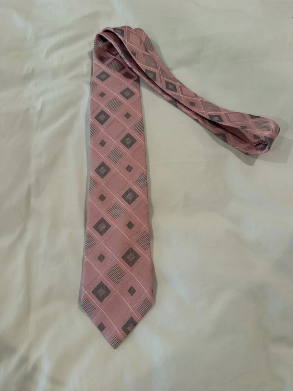 Michael Kors Pink Diamond-Grid Men's Tie
